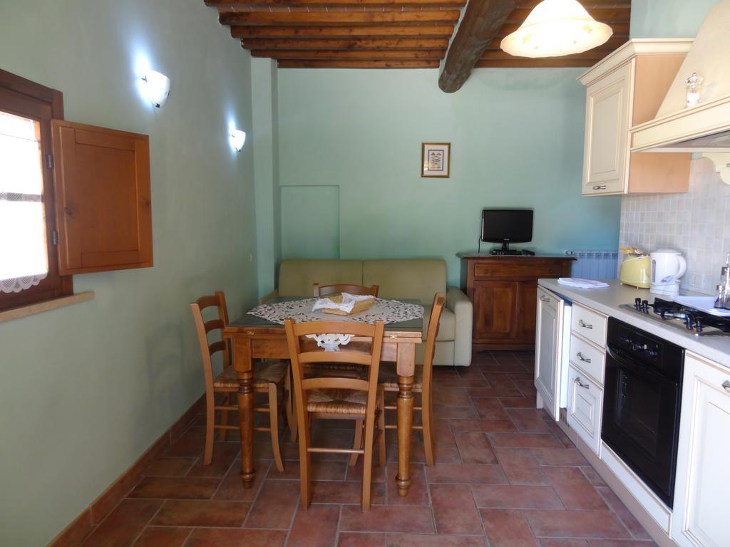 Borgo Il Villino Guest House Casole dʼElsa Exterior foto