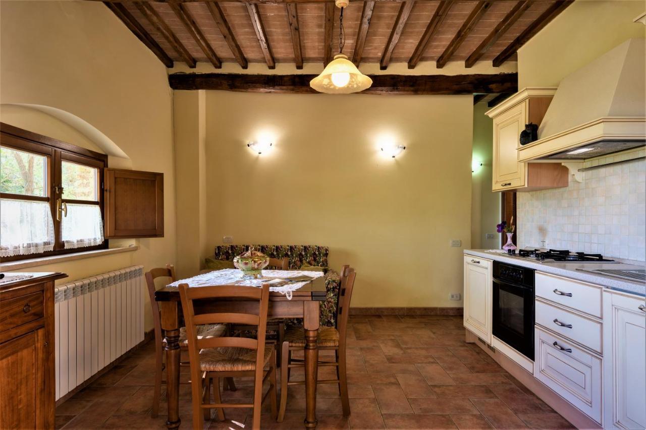 Borgo Il Villino Guest House Casole dʼElsa Exterior foto