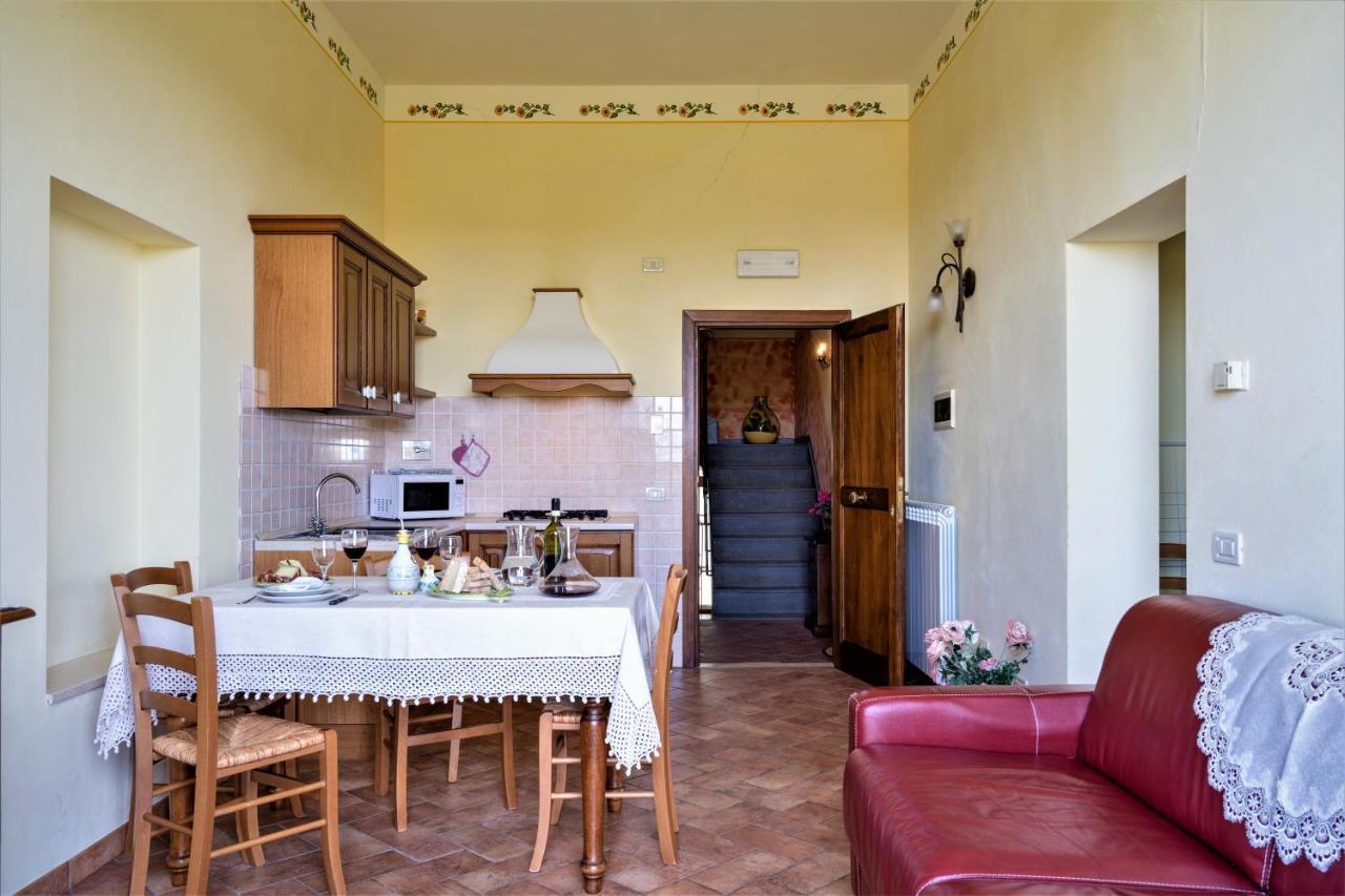 Borgo Il Villino Guest House Casole dʼElsa Exterior foto