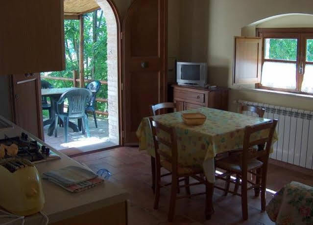Borgo Il Villino Guest House Casole dʼElsa Exterior foto